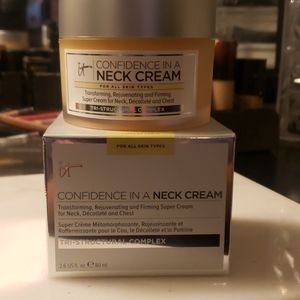 IT Confididence in a Neck Cream